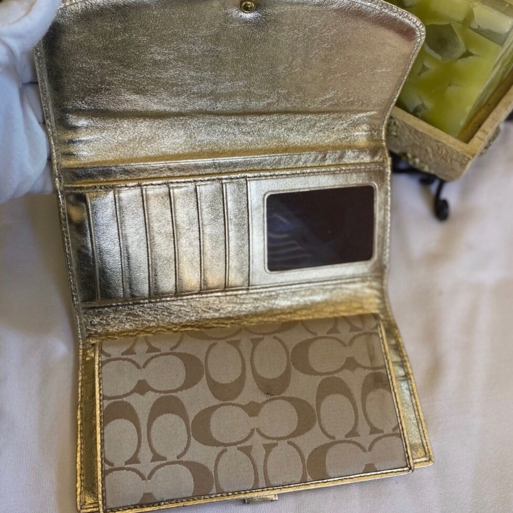 Coach Beige and Gold Wallet - Picture 6 of 10